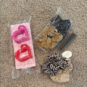Bundle of Assorted Hair Clips & Scrunchies